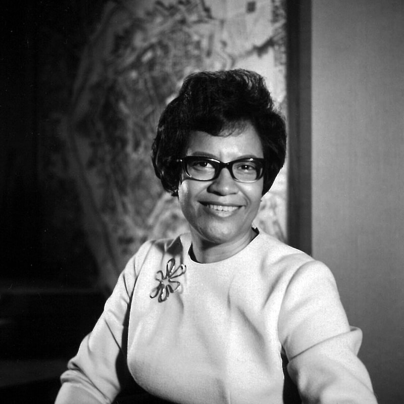 Artwork for podcast She Builds Podcast