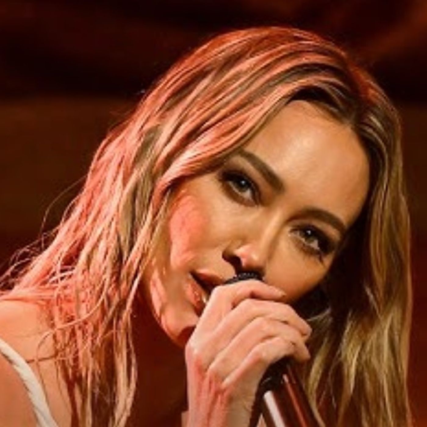Roommates - Hilary Duff (Tonight Show with Jimmy Fallon episode artwork