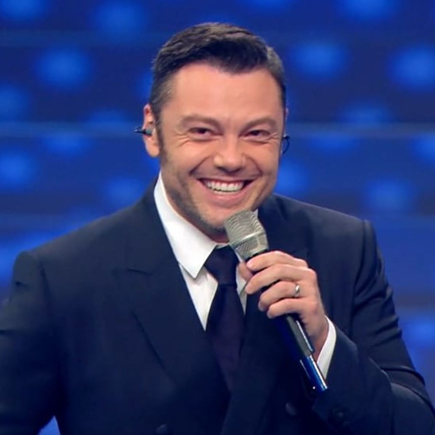 Sono Un Grande - Tiziano Ferro (Sanremo 2026) episode artwork