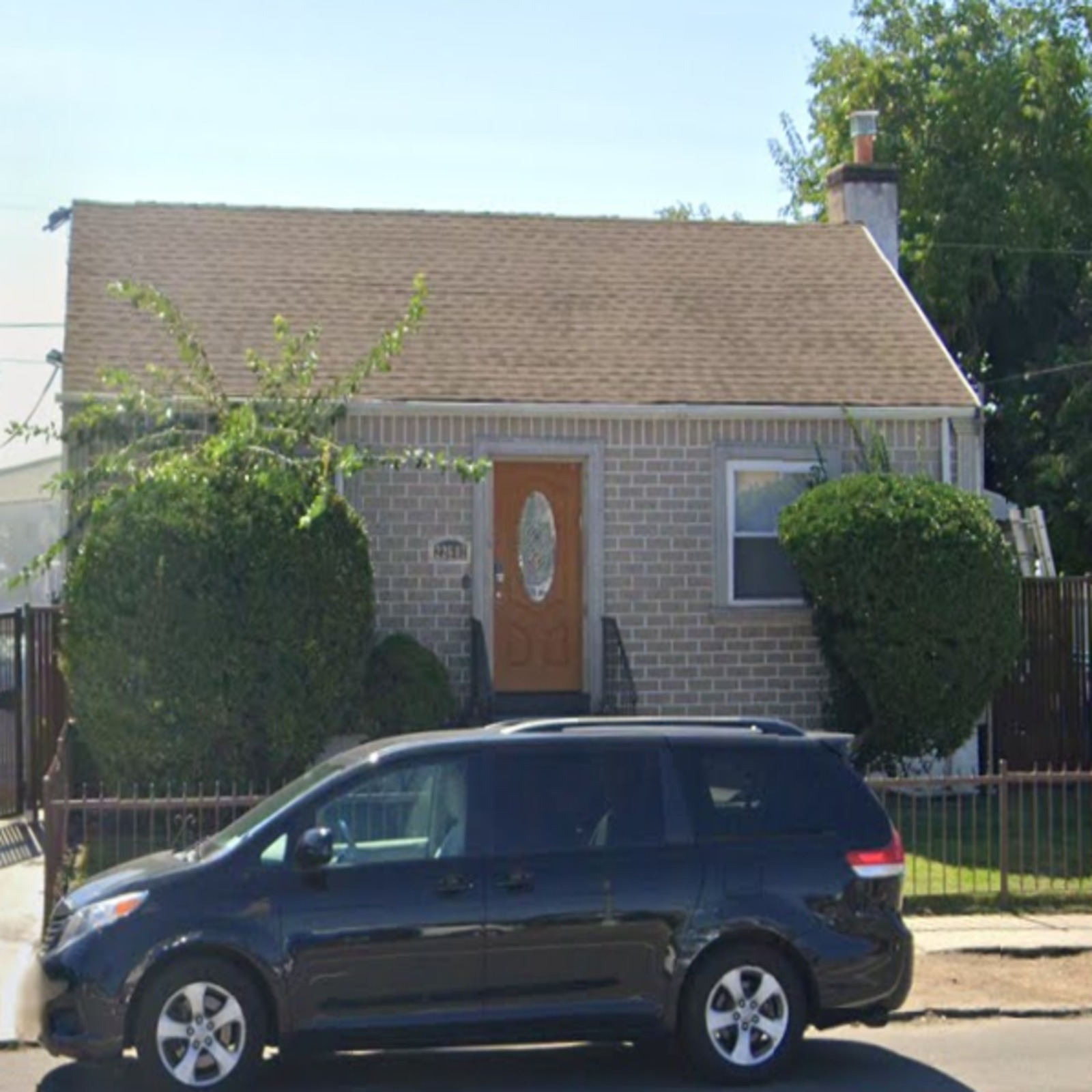 Artwork for הבית החמישי