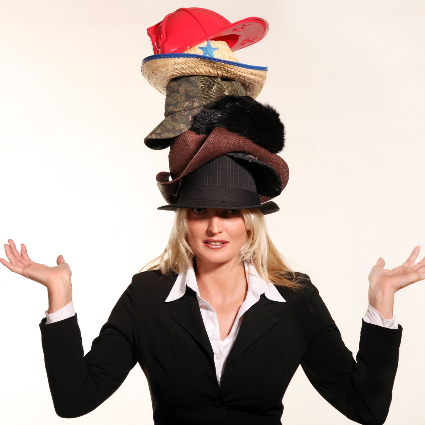 3 Main Leadership Styles: Advantages of Each and When to Use Them