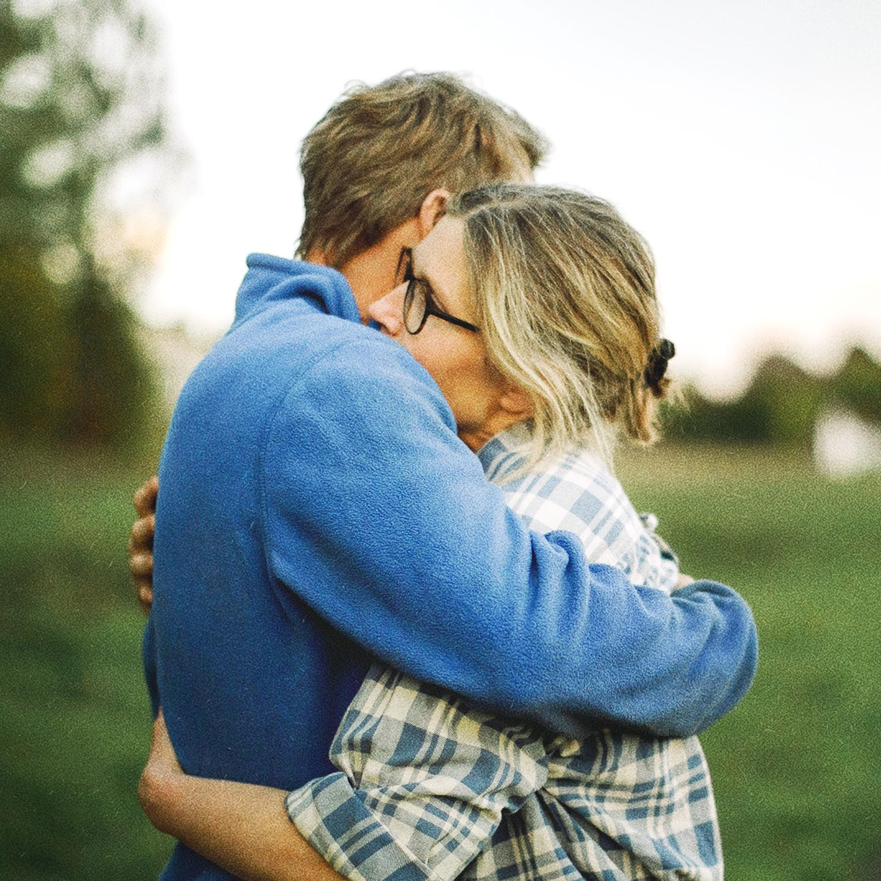 The Perfect Hug Length to Improve Immunity and Reduce Stress