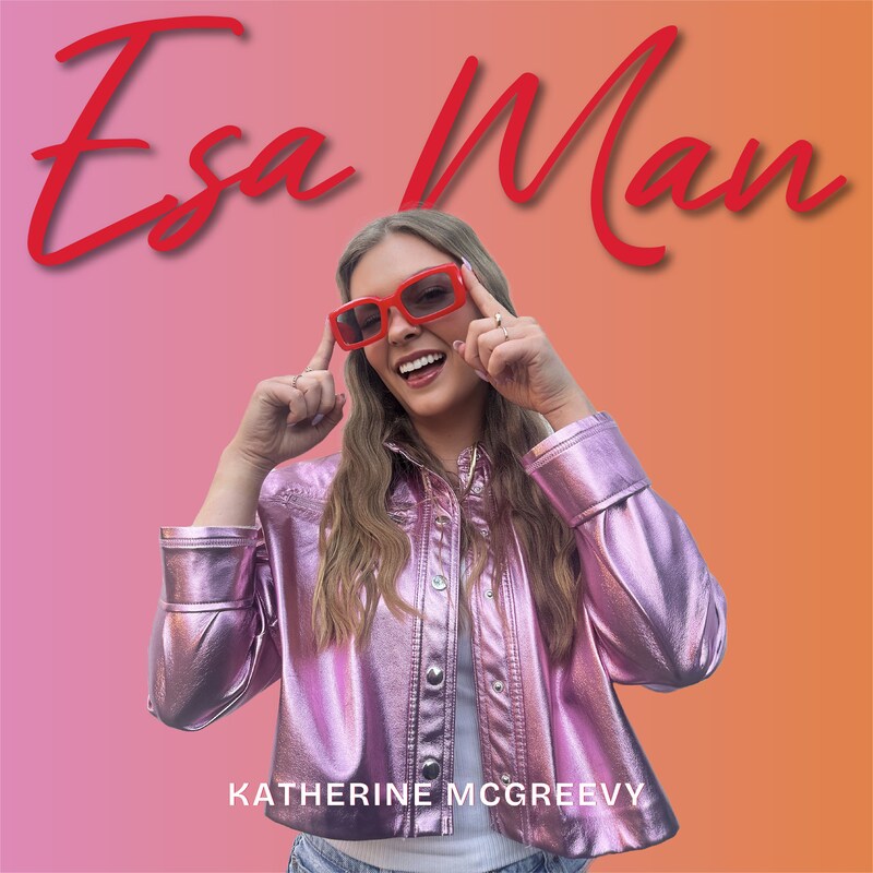 Artwork for podcast Esa Man┃Living abroad, Gringa in Latin America, Expat life in Ecuador