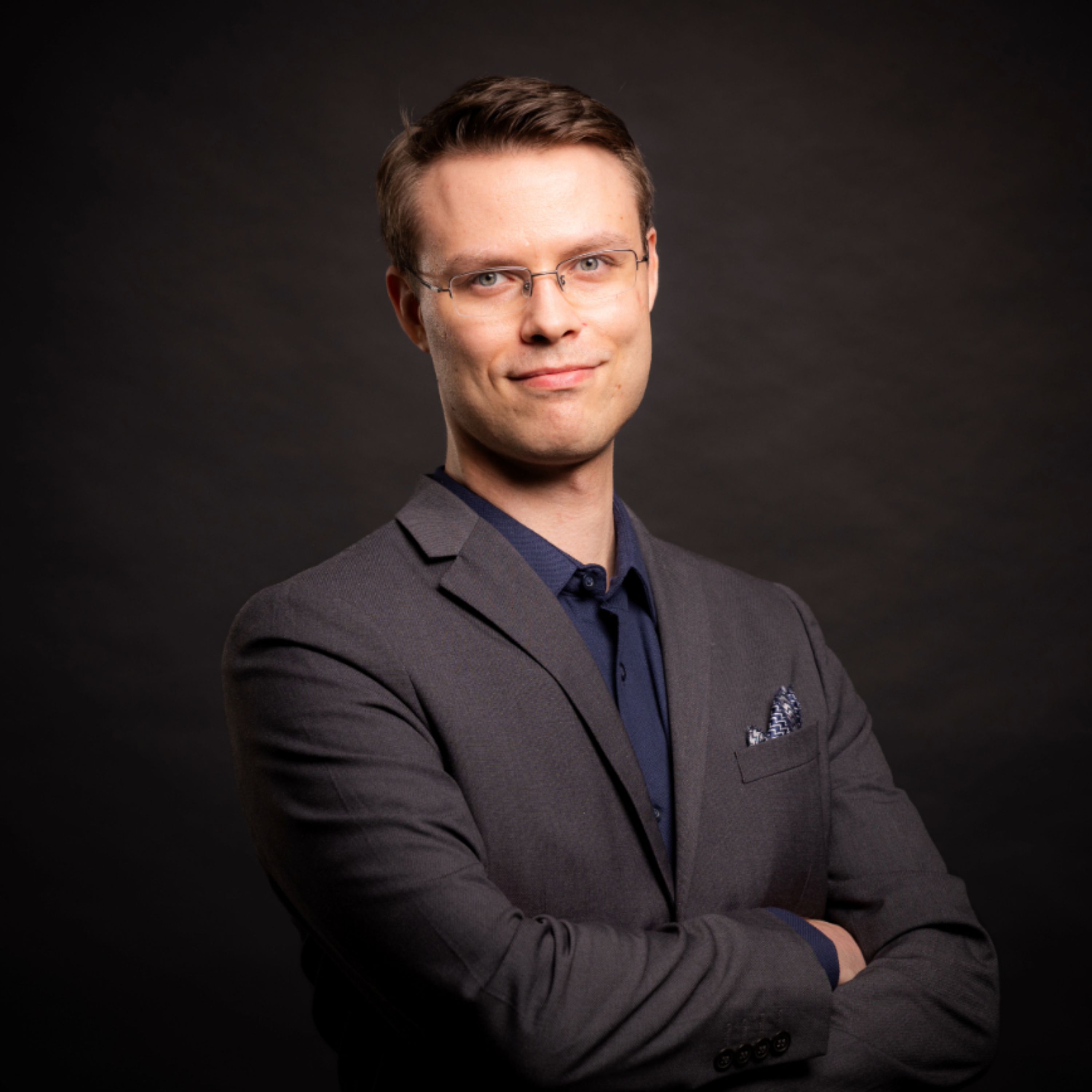 Orchestrating Growth: Mastering the CMO Balancing Act