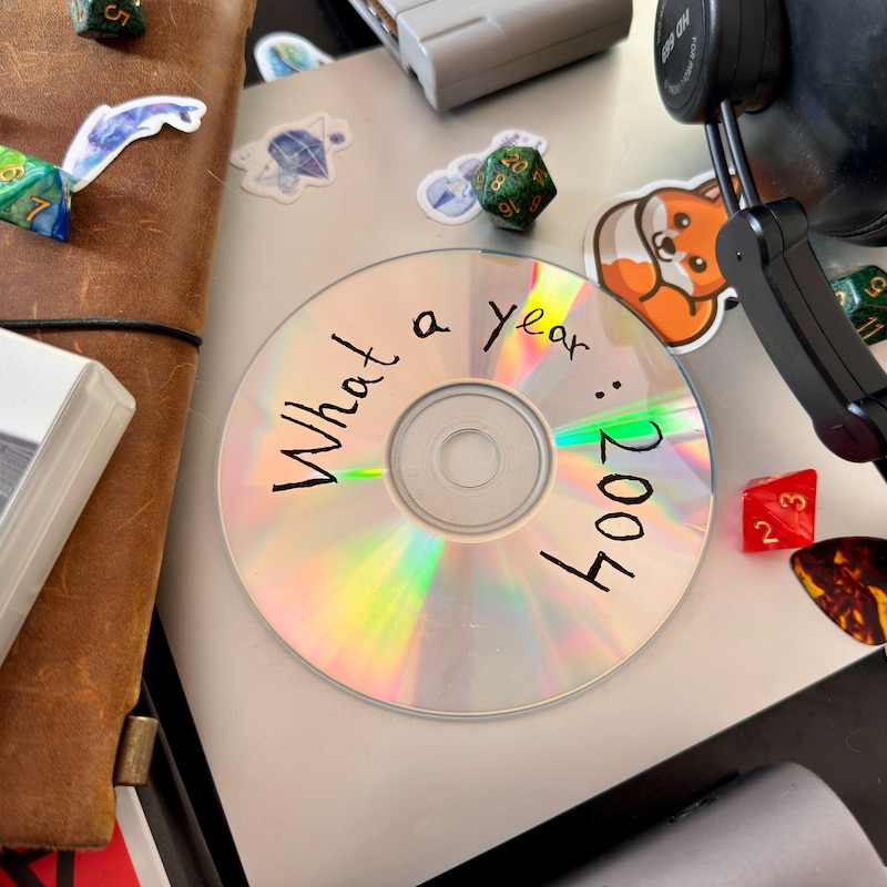 Artwork for podcast Indulgently Minimal