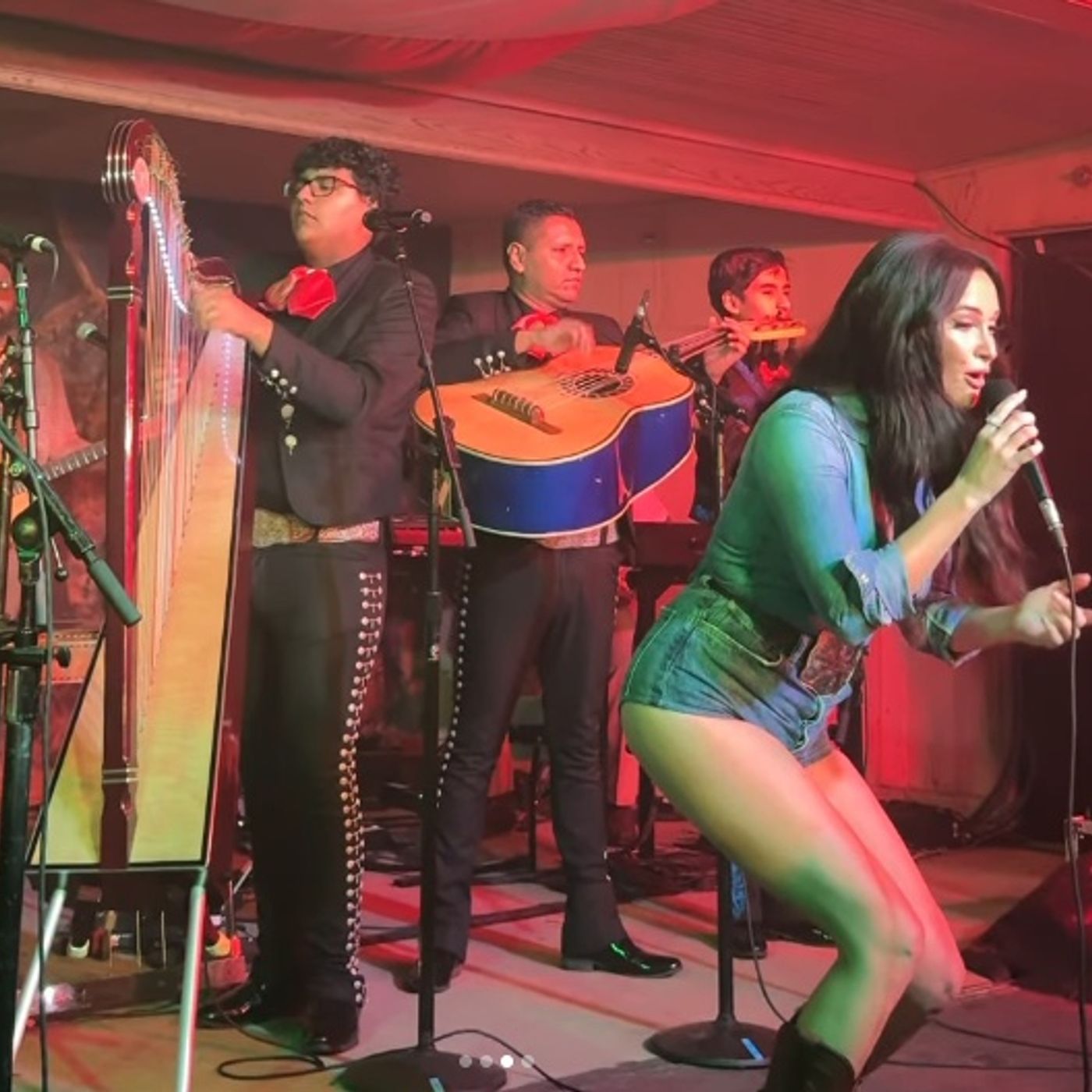 Tú, Sólo Tú - Kacey Musgraves cover (Live at Gruene Hall) episode artwork