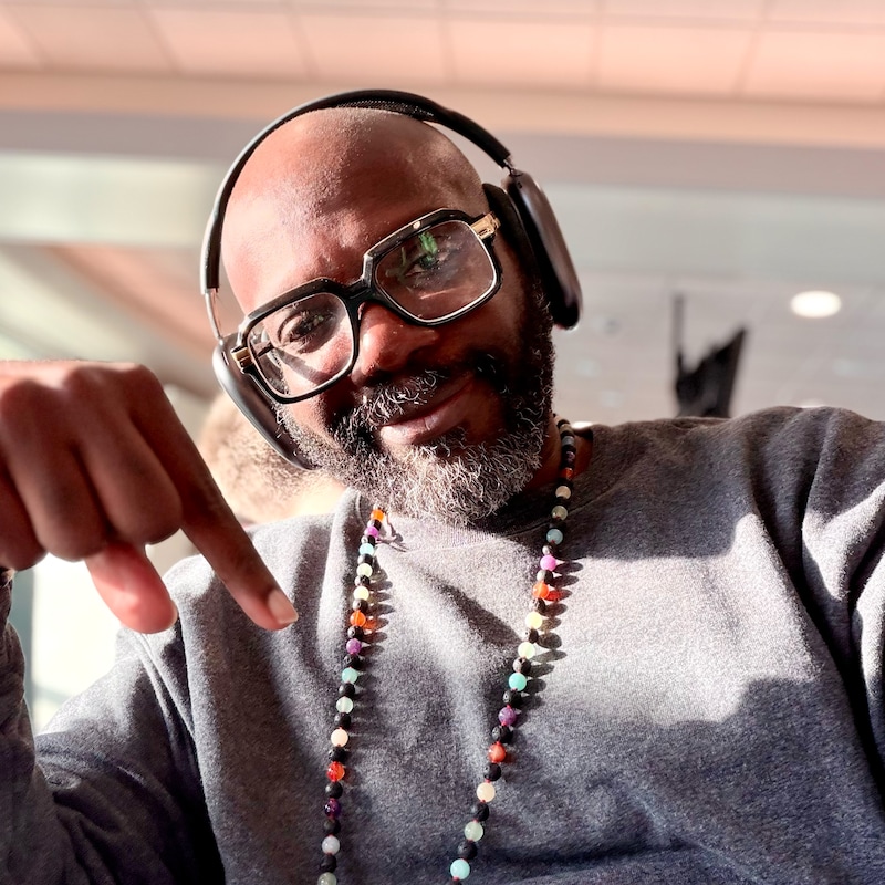 Artwork for podcast Vegans Explore Podcast