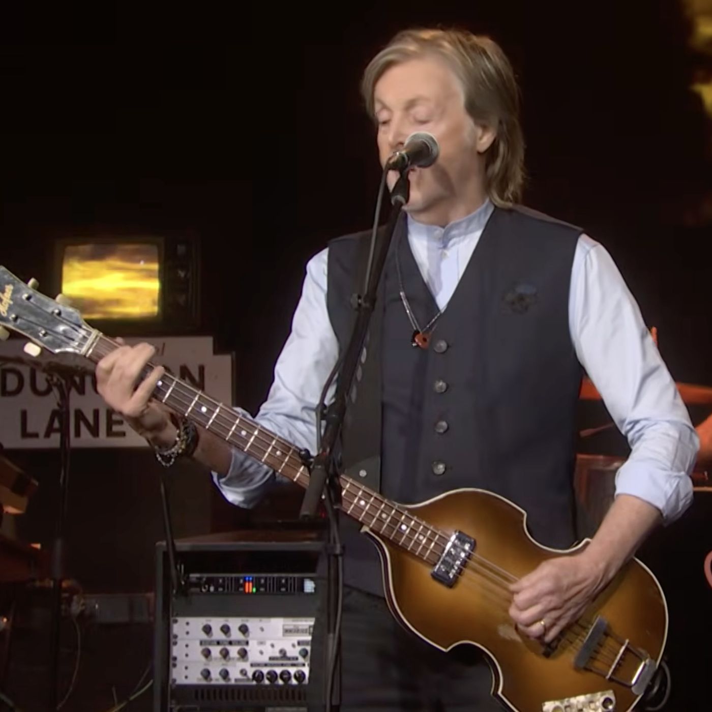 Band on the Run - Paul McCartney (Live on SNL - Saturday Night Live) episode artwork
