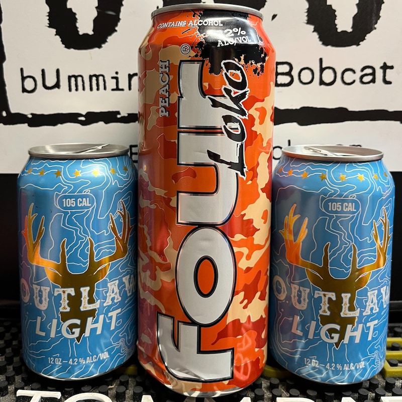 Artwork for podcast Bumming with Bobcat