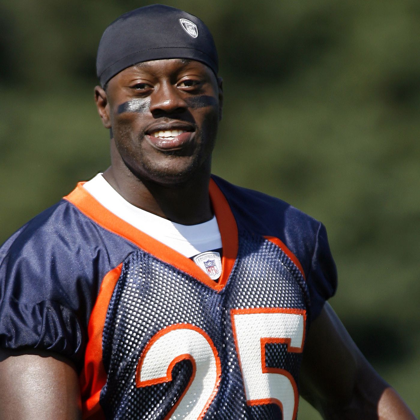 Nick Ferguson - An NFL Star Rises from the Projects To Educate Youth on Drug Addiction