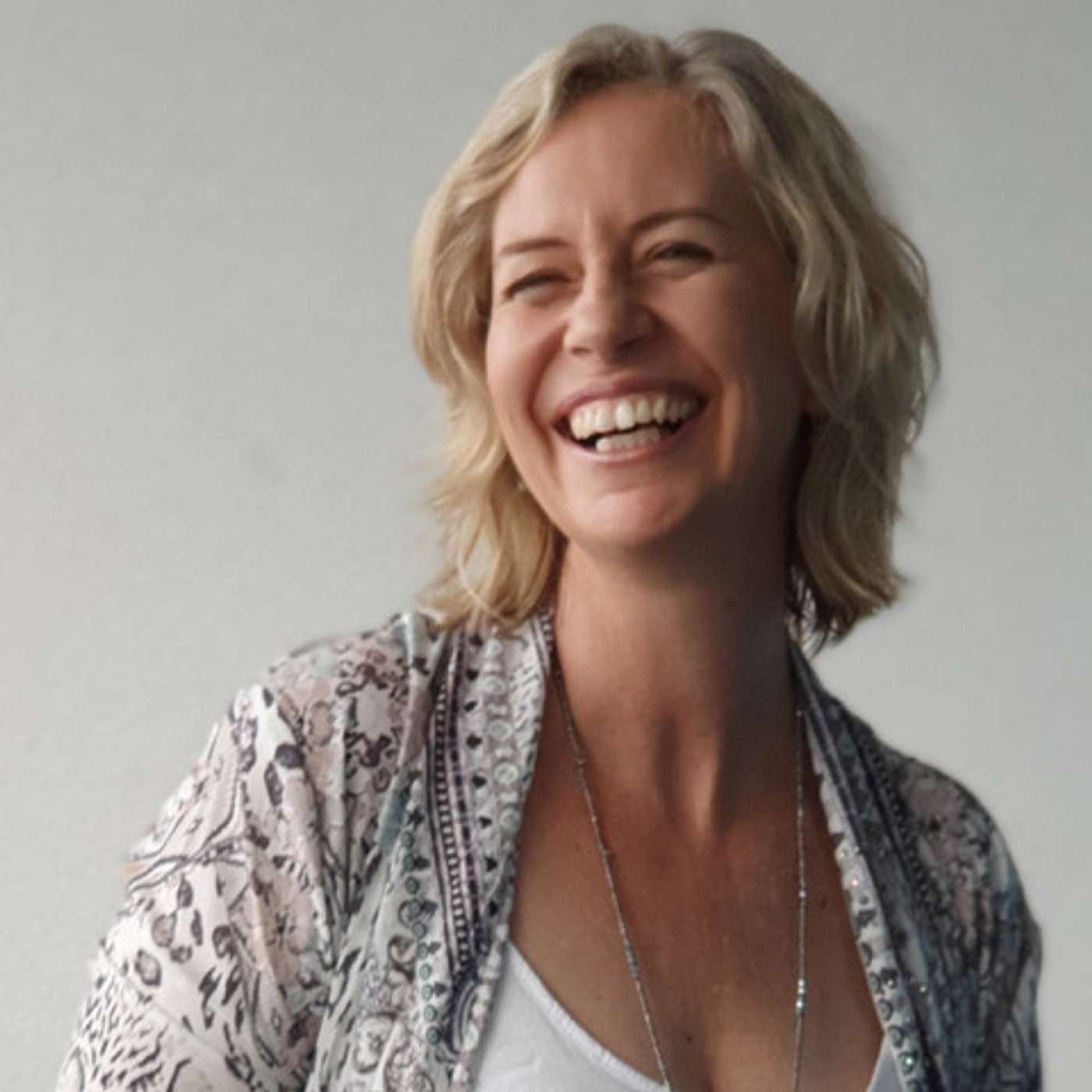 Unlocking Personal Growth and Self-Discovery Through Magical Synchronicities and Transformative Love - Elizabeth Makepeace & Elizabeth Elenor episode artwork