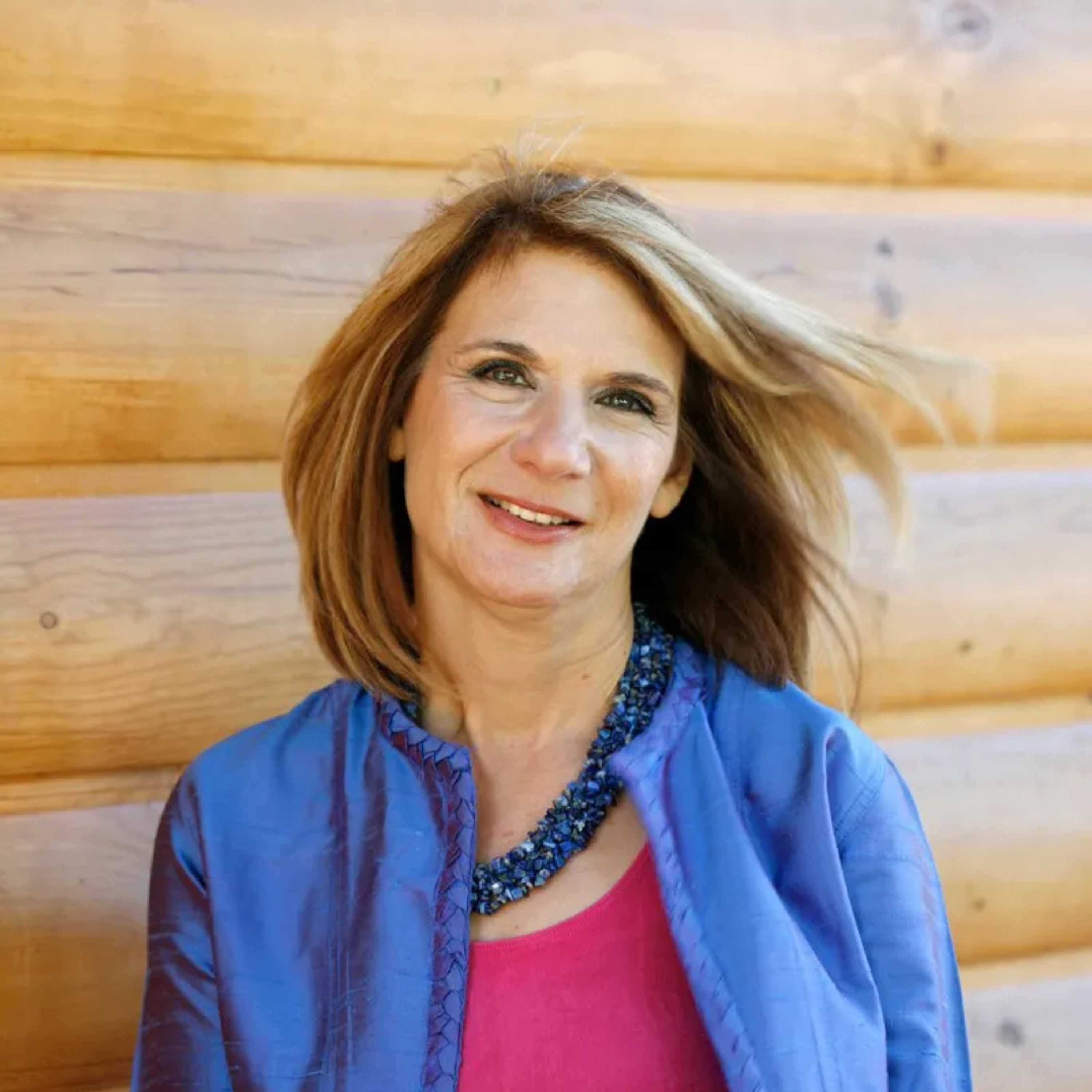 EP 348: The Vibe of Successful Sales with Stacey Hall episode artwork