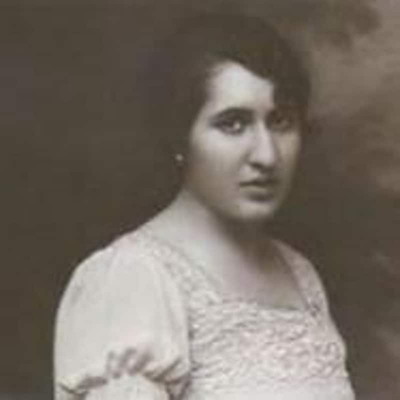 Artwork for podcast She Builds Podcast