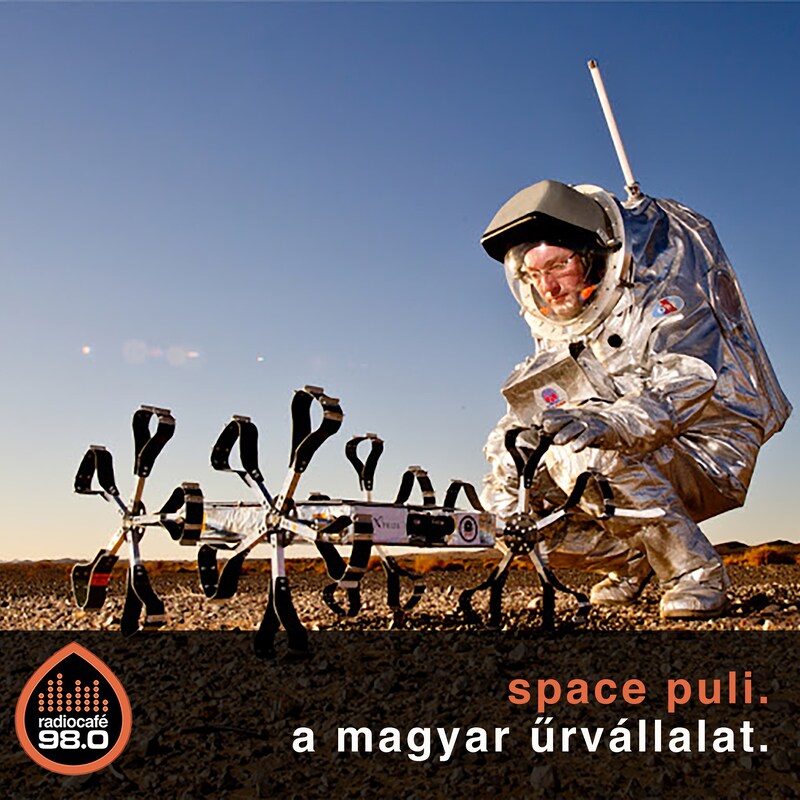 Artwork for podcast kávézó a világ végén McMenemy Márkkal