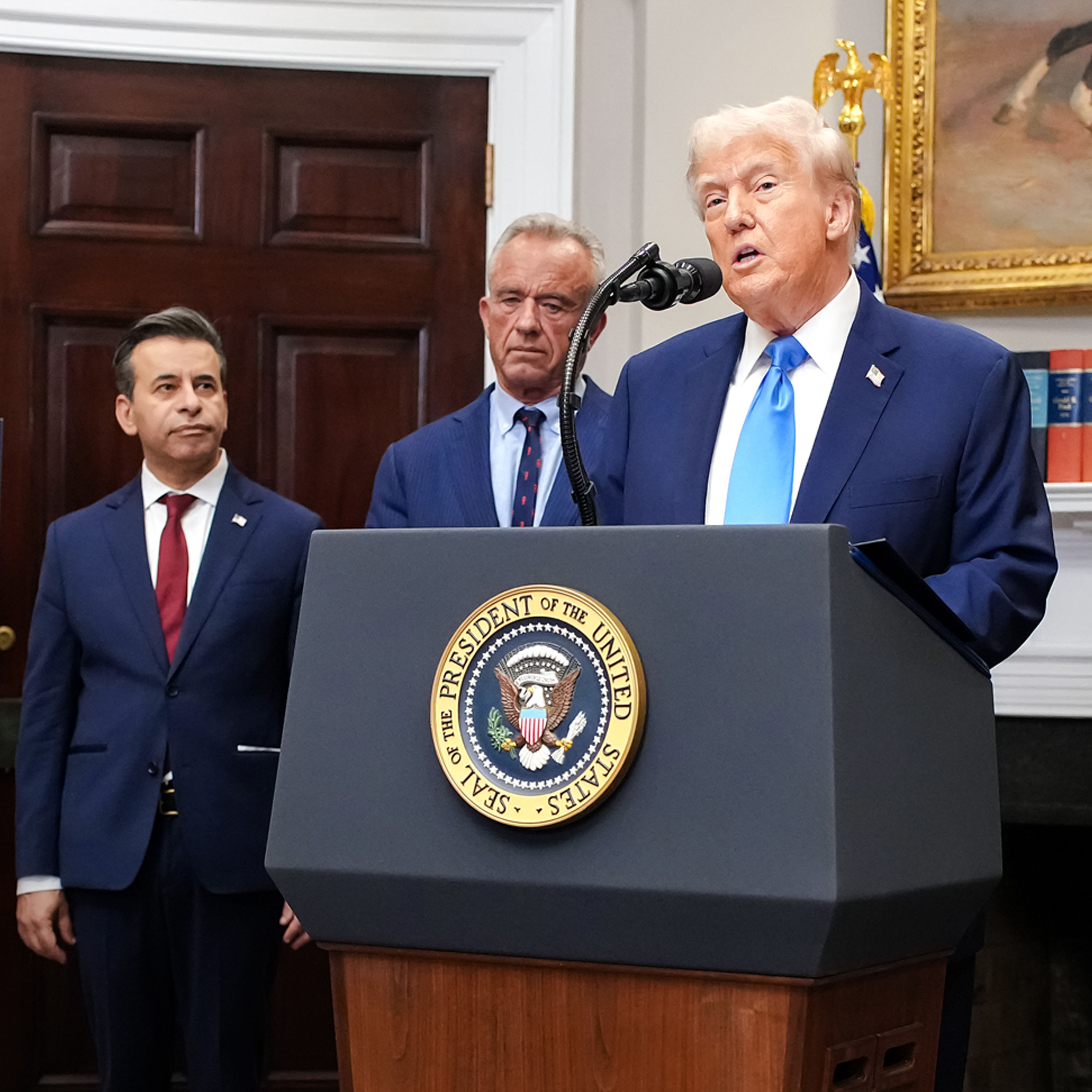 Health Officials Warn of Link Between Tylenol and Autism–What to Know