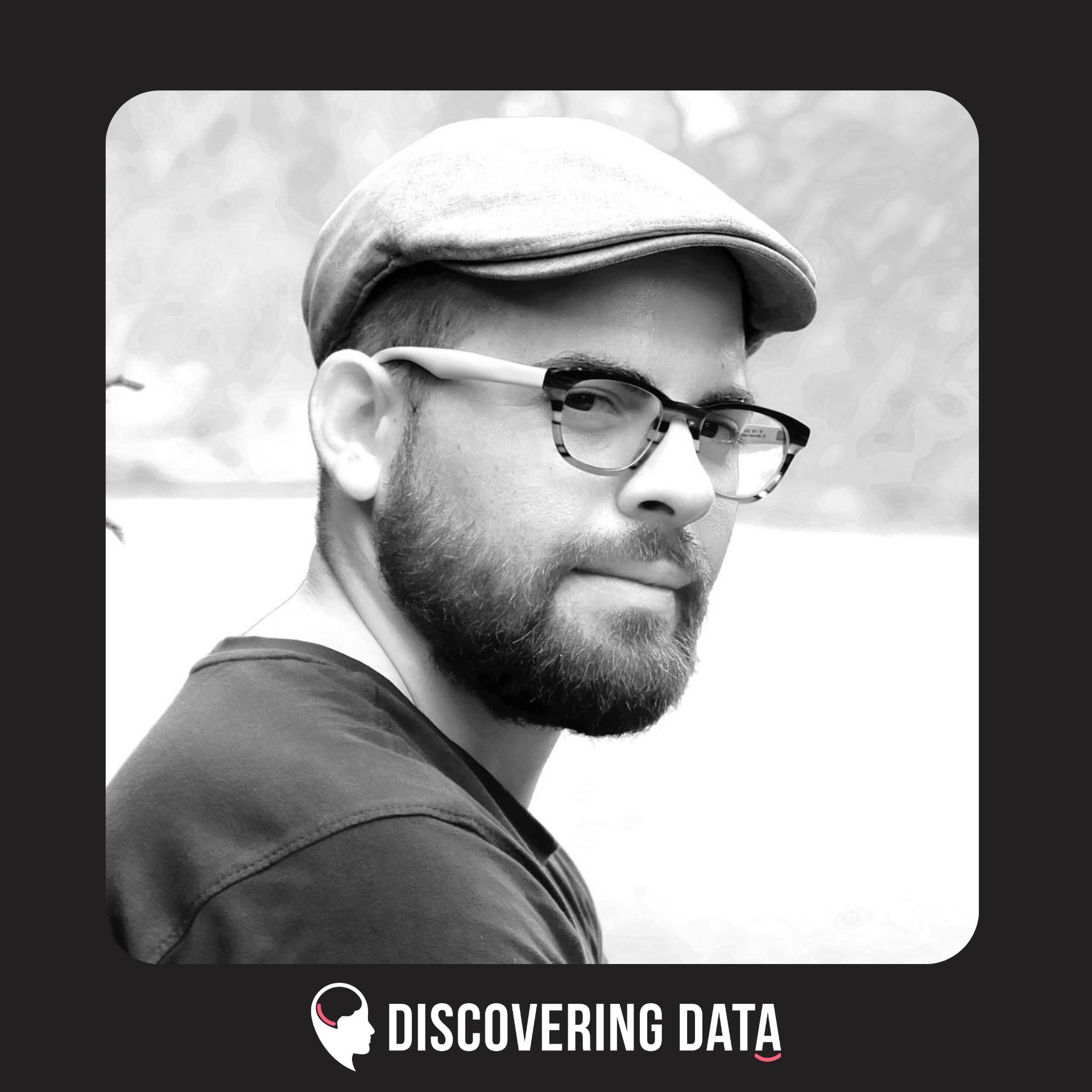 Artwork for podcast Discovering Data