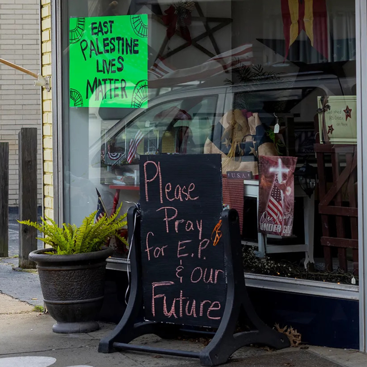 JD Vance's Fight for East Palestine: Pollution, Lack of Action, and Demanding Answers